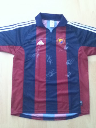 Djurgardens IF 1 UEFA Champions League shirt met handtekeningen!